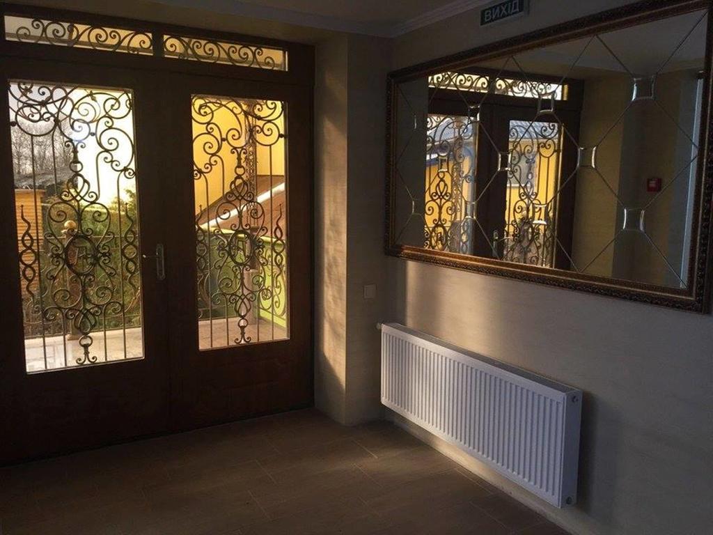 Argo Hotell Lviv Eksteriør bilde