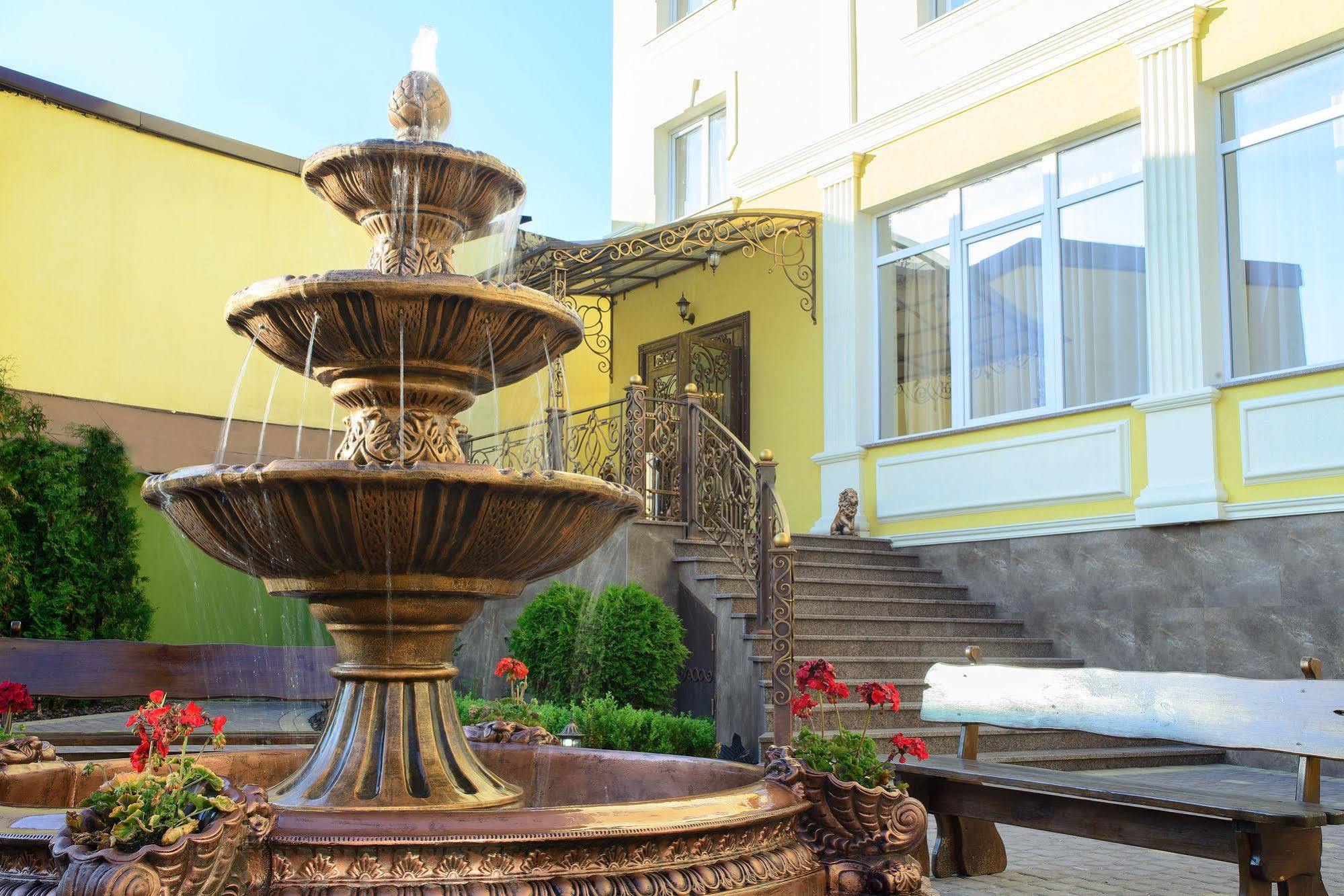 Argo Hotell Lviv Eksteriør bilde