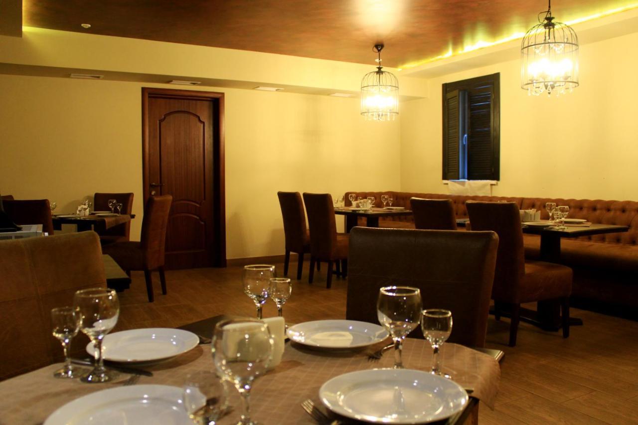 Argo Hotell Lviv Eksteriør bilde